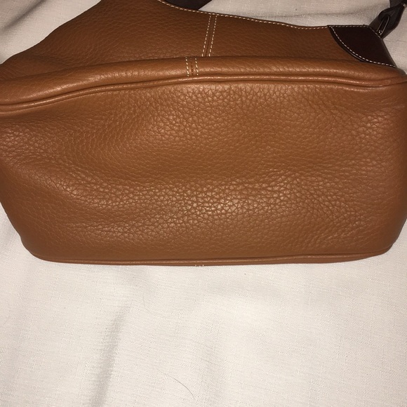 Dooney & Bourke handbag. - Picture 2 of 6